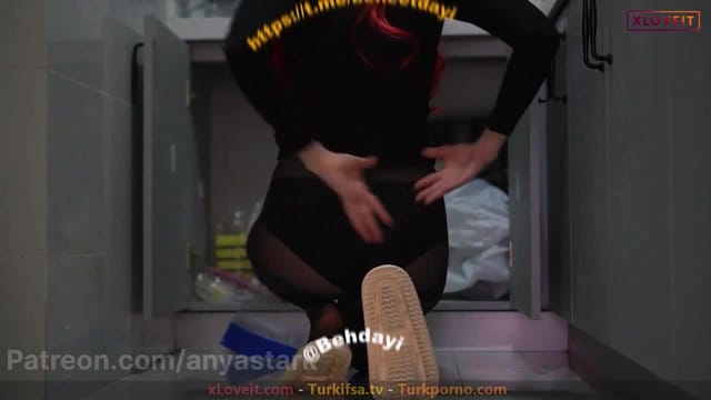 Anya Stark Ifşa: Seksi Hatun Tezgahın Altını - Türk İfşa