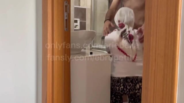 Türk İfşa: Arabella İçin Kötü Haber - Kırmızı - HD Porno İzle