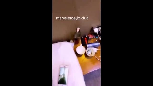 Poine Porno Sevgilisine sakso çekip kucakta - Türk İfşa Videoları