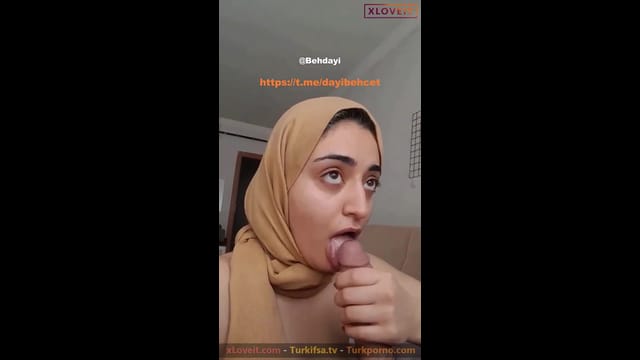 Türbanlı Porno Hayalsi orospusu sakso çekip - Türk İfşa